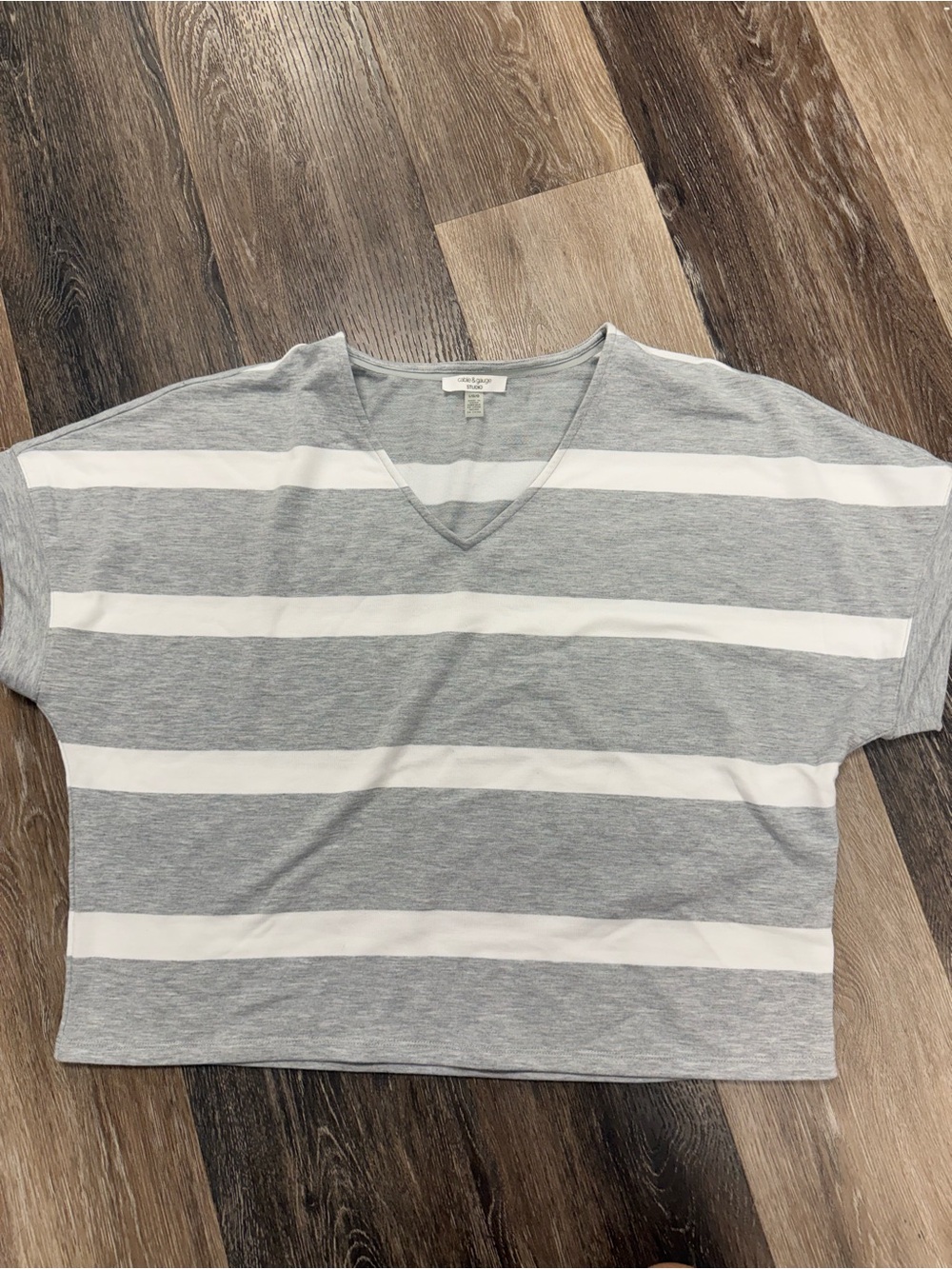 Cable & Gauge Women’s Gray and White Striped V-Neck Crop Top